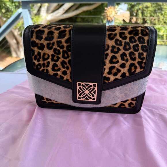 Lilly Pulitzer Dobson Crossbody Bag - Picture 3 of 7